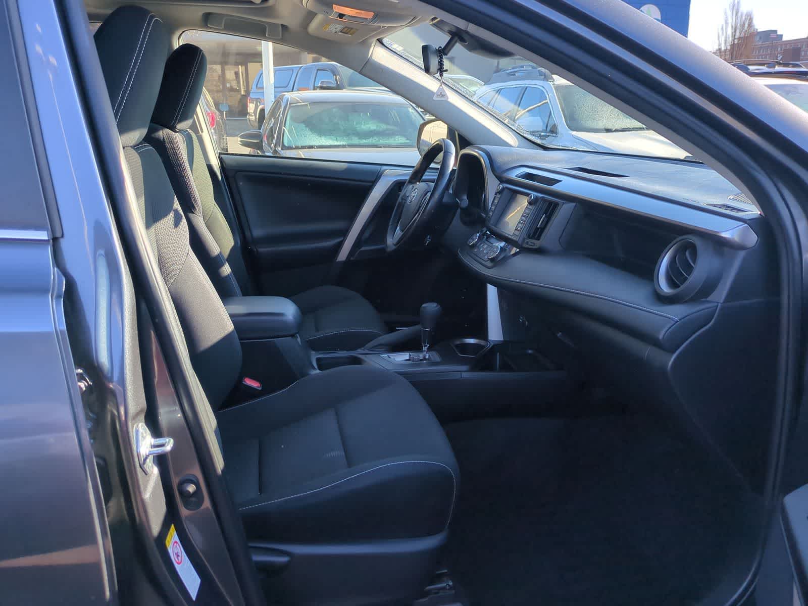 Thumbnail: 2018 Toyota RAV4 - 22