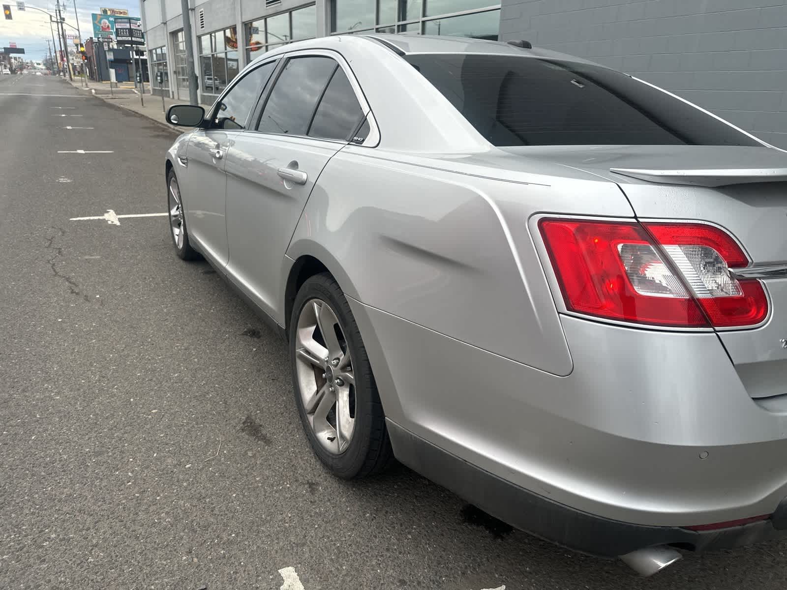 Thumbnail: 2010 Ford Taurus - 3