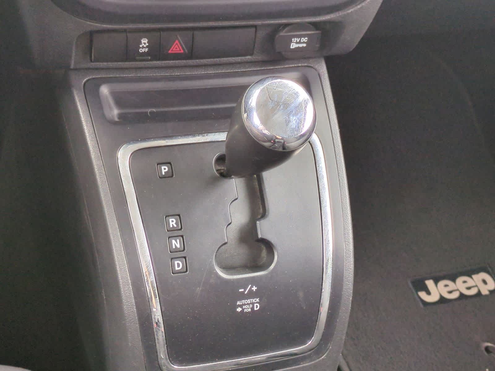 Thumbnail: 2016 Jeep Patriot - 29