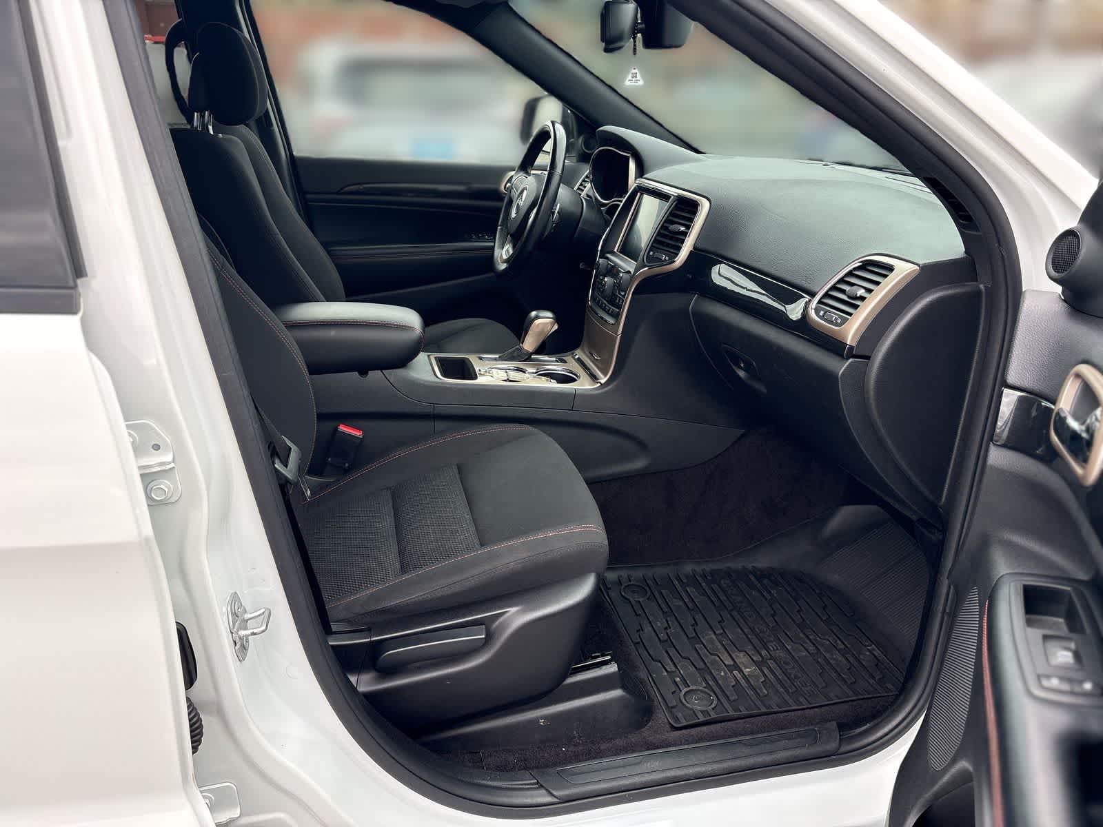 Thumbnail: 2016 Jeep Grand Cherokee - 22