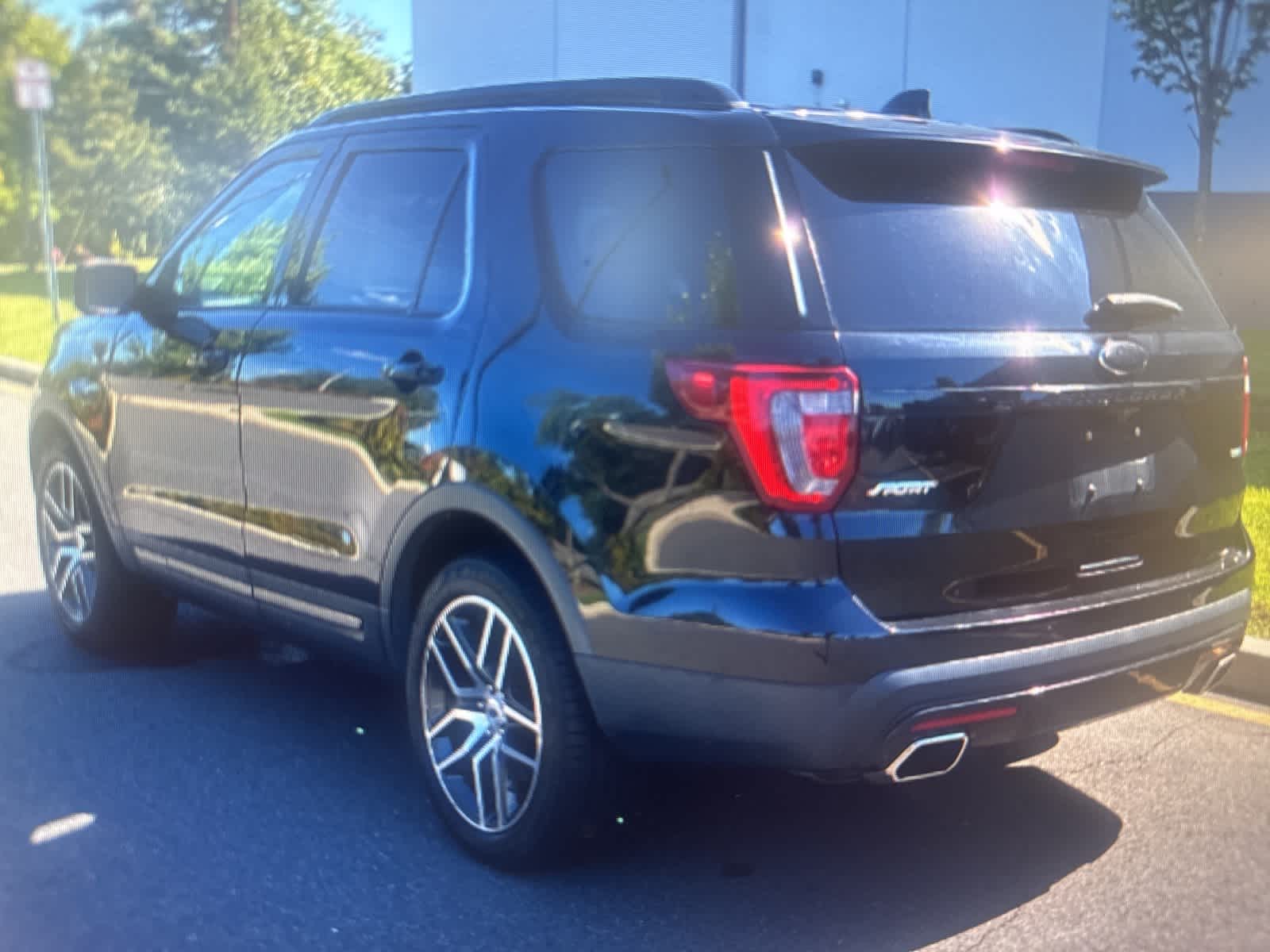 Thumbnail: 2017 Ford Explorer - 3