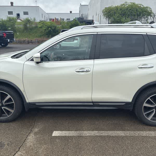 Thumbnail: 2017 Nissan Rogue - 3