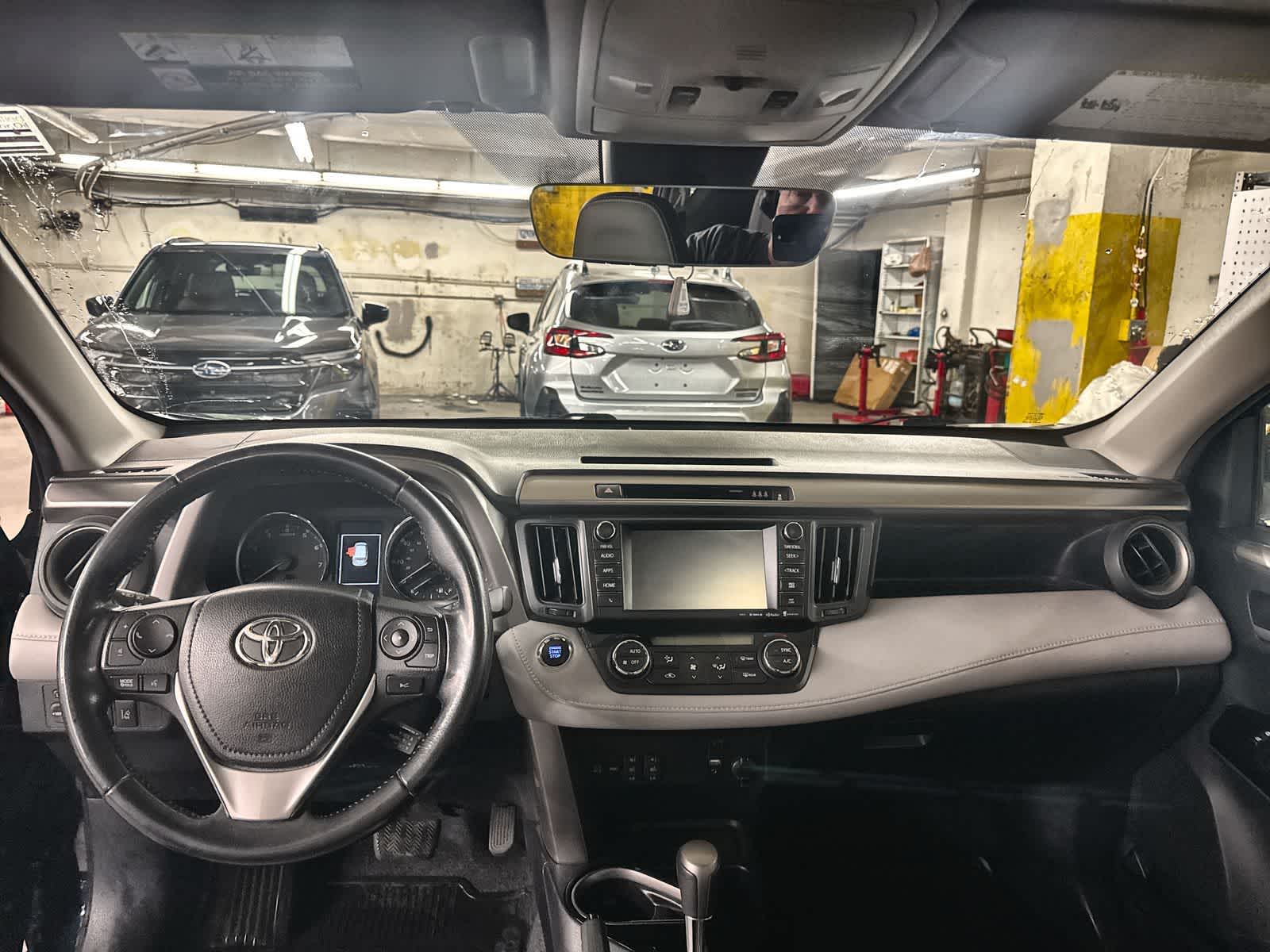 Thumbnail: 2018 Toyota RAV4 - 16