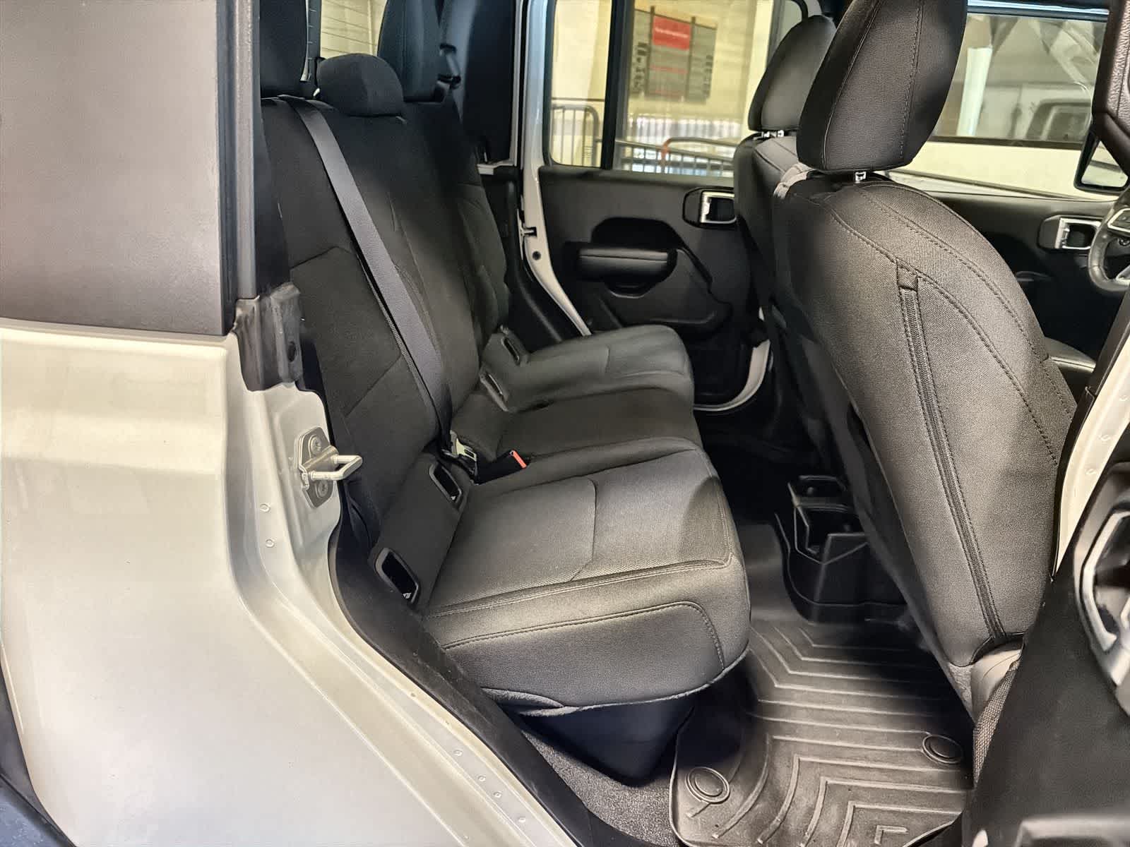 Thumbnail: 2020 Jeep Gladiator - 21