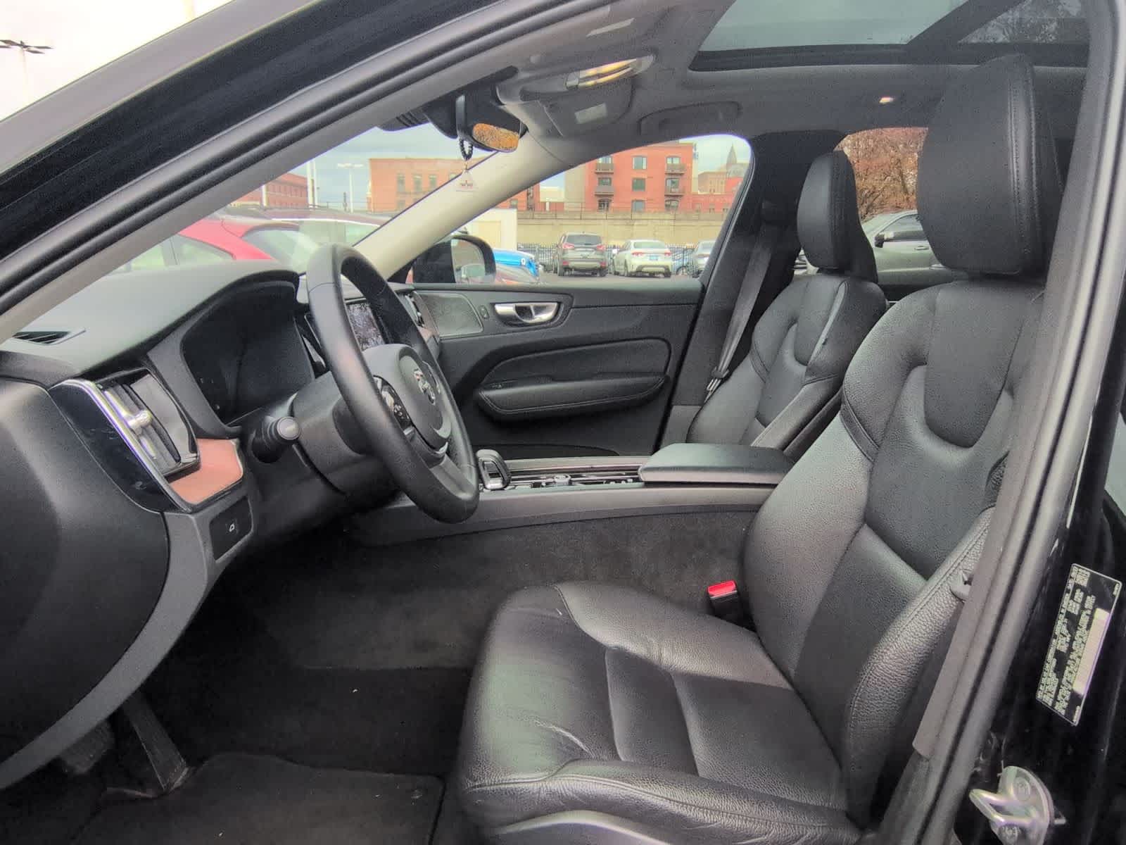 Thumbnail: 2024 Volvo XC60 - 16