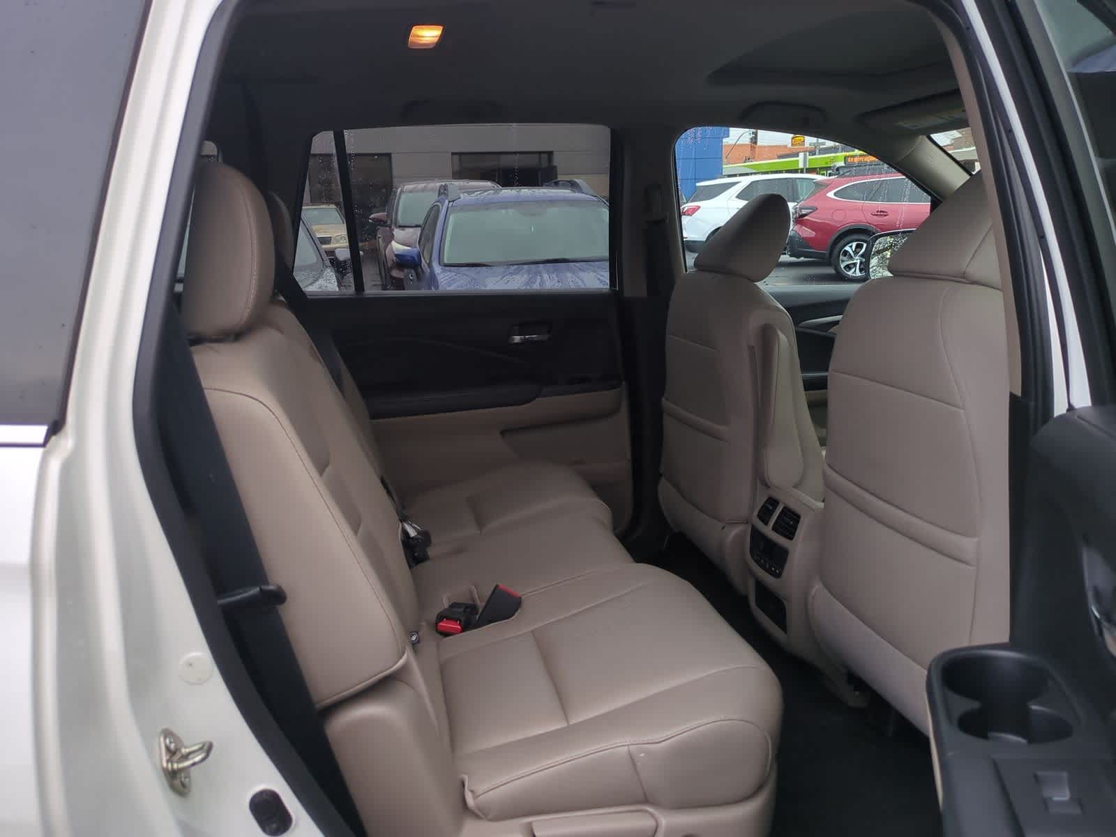 Thumbnail: 2017 Honda Pilot - 22