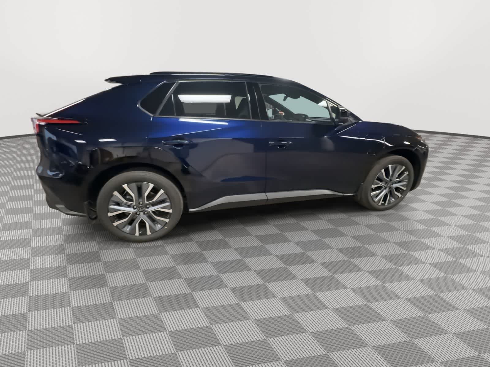 Thumbnail: 2026 Subaru Solterra - 9