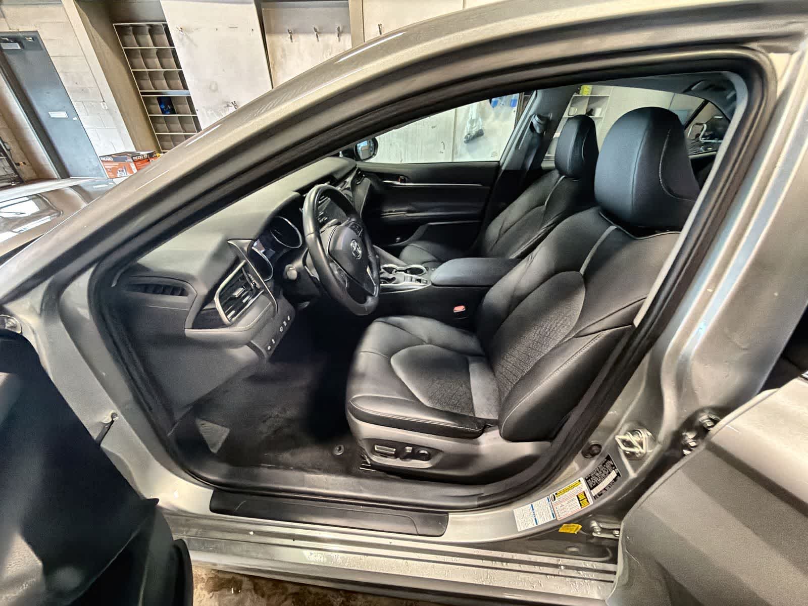 2020 Toyota Camry XSE - Photo 16