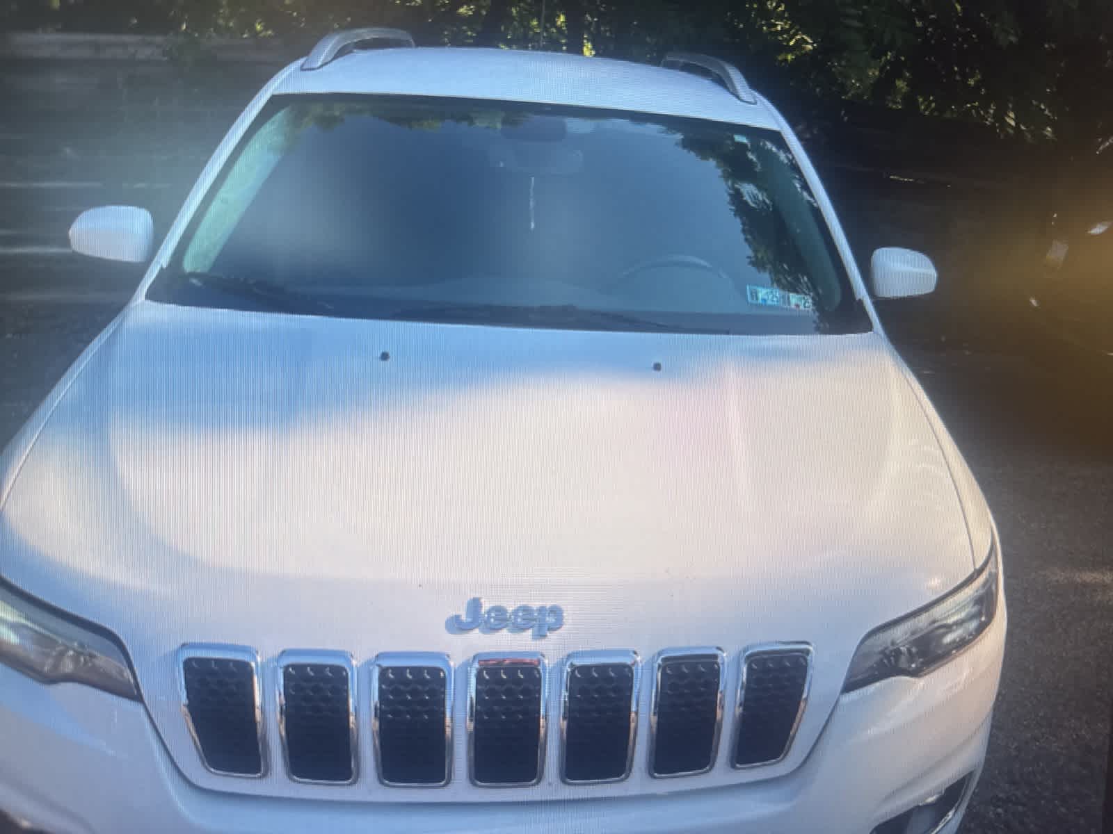 Thumbnail: 2019 Jeep Cherokee - 8