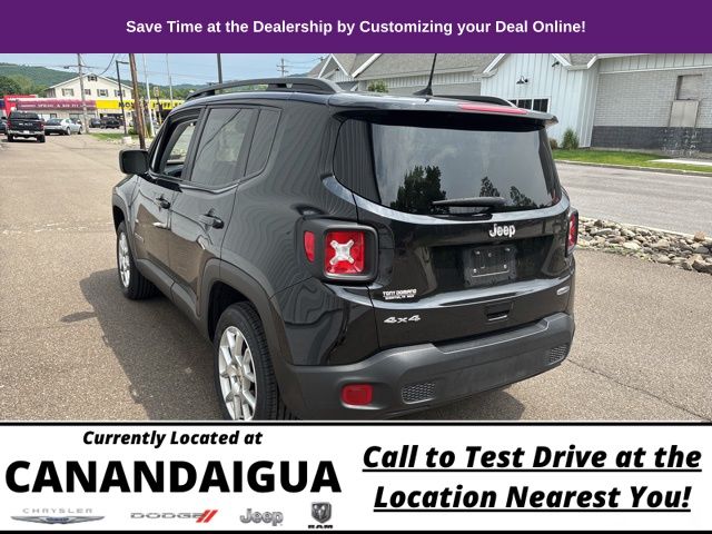 2022 Jeep Renegade Latitude photo 4
