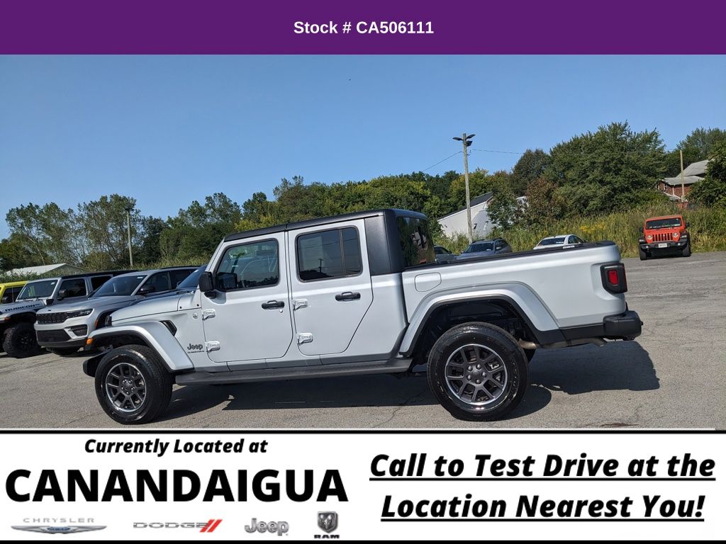 2023 Jeep Gladiator Overland photo 3