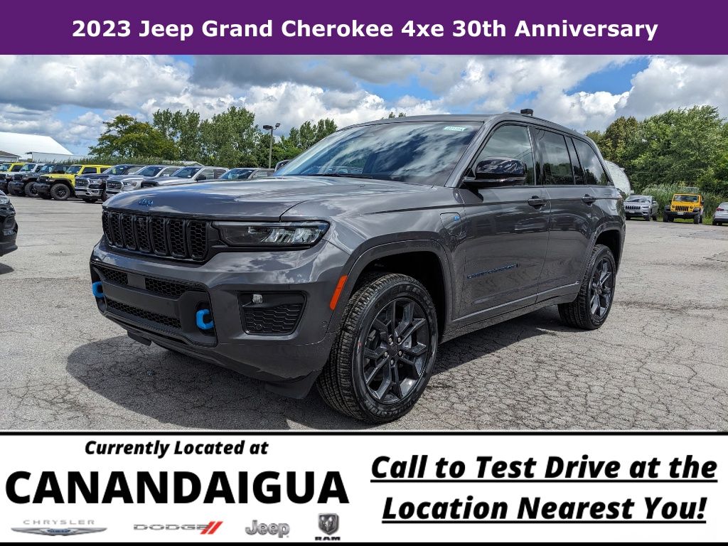2023 Jeep Grand Cherokee 4xe Anniversary Edition photo 3
