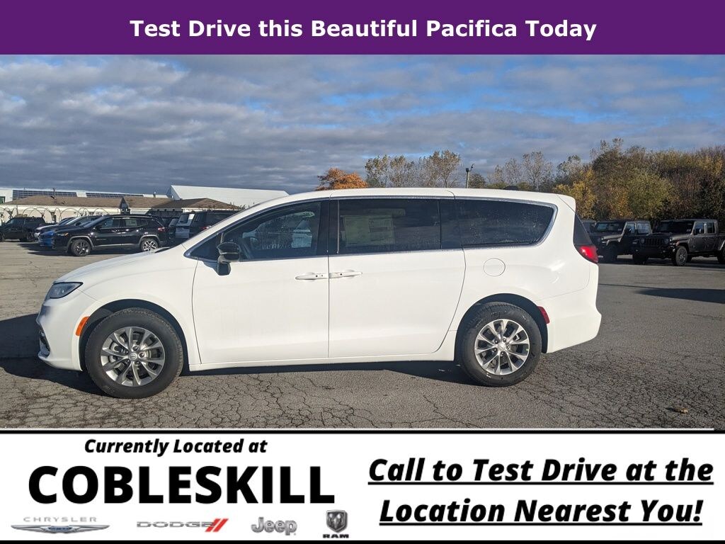 New 2026 Chrysler Pacifica Select Passenger Van