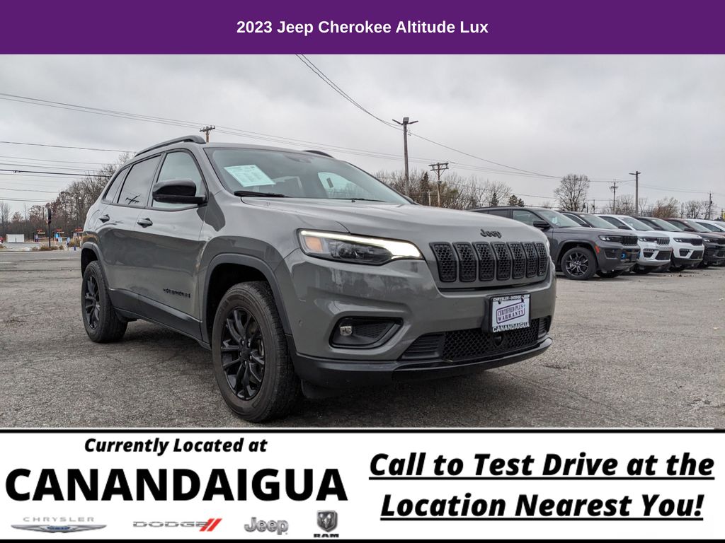 2023 Jeep Cherokee Altitude Lux's photo