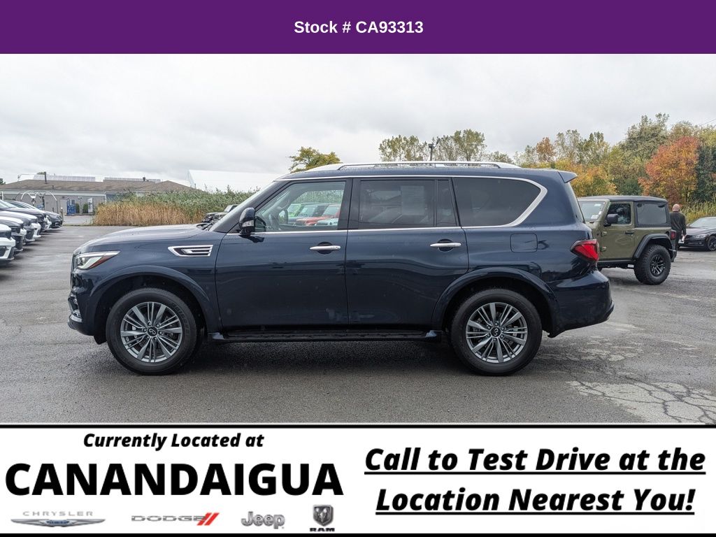 2022 Infiniti QX80 Luxe photo 2