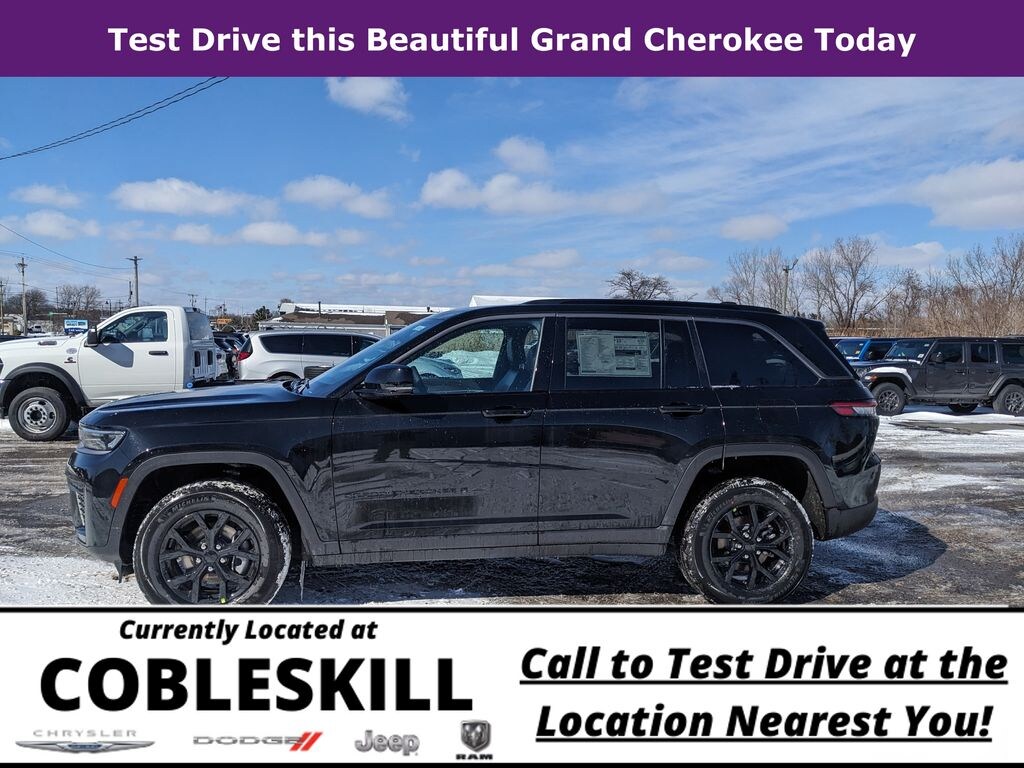 New 2026 Jeep Grand Cherokee Laredo Sport Utility