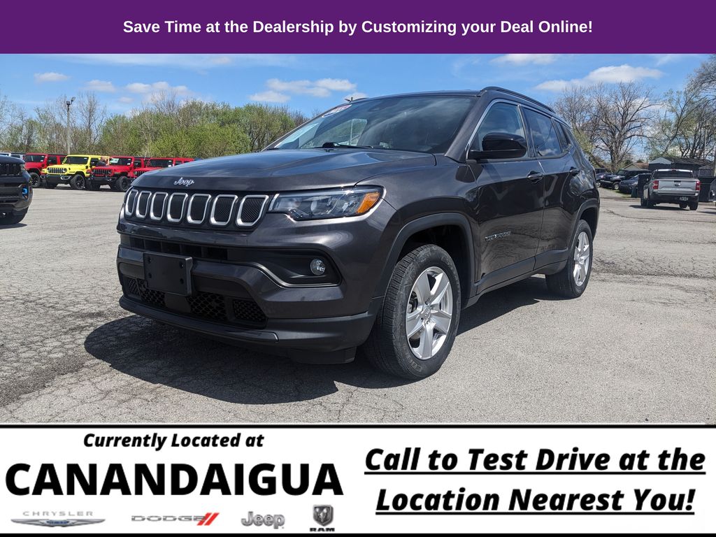 2022 Jeep Compass Latitude photo 4