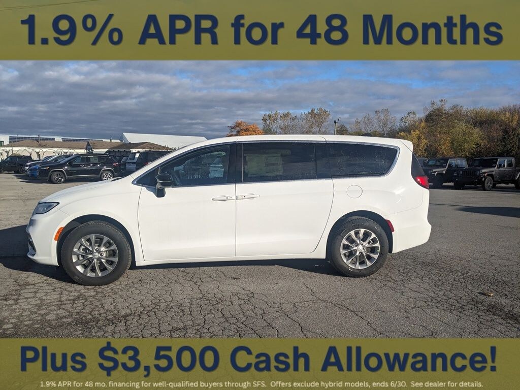 New 2026 Chrysler Pacifica Select Passenger Van