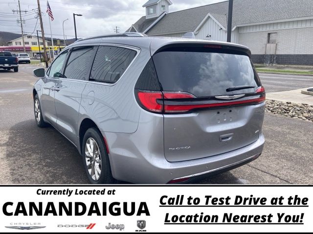 2021 Chrysler Pacifica Touring L photo 4