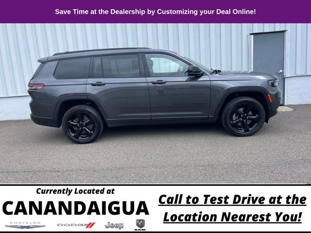 2022 Jeep Grand Cherokee Altitude photo 4