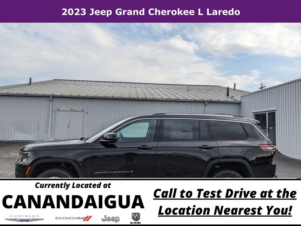 2023 Jeep Grand Cherokee Laredo photo 3