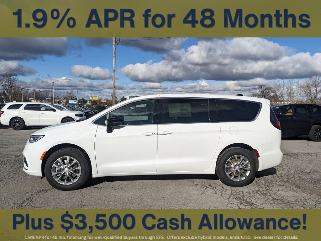 New 2026 Chrysler Pacifica Select Passenger Van