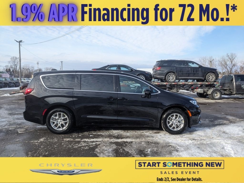 New 2026 Chrysler Pacifica Select Passenger Van