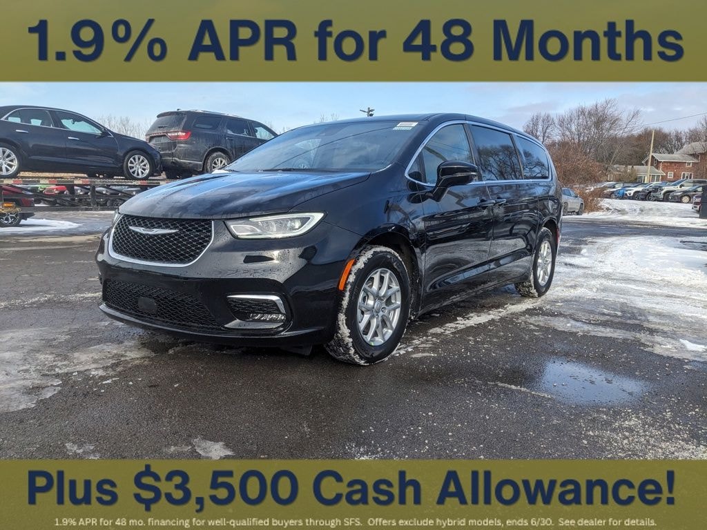 New 2026 Chrysler Pacifica Select Passenger Van