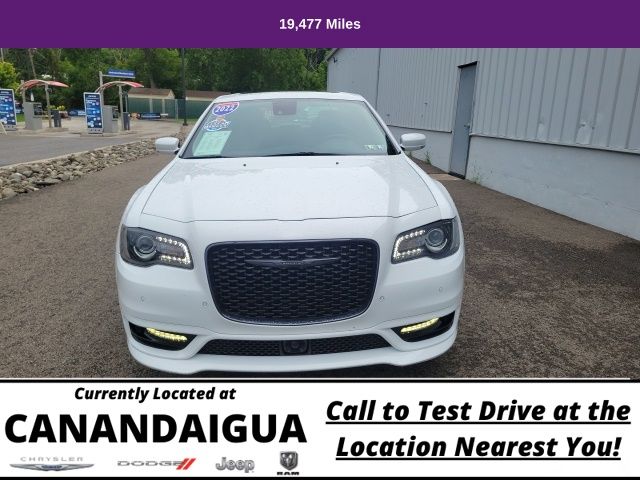 2022 Chrysler 300 Touring L photo 2