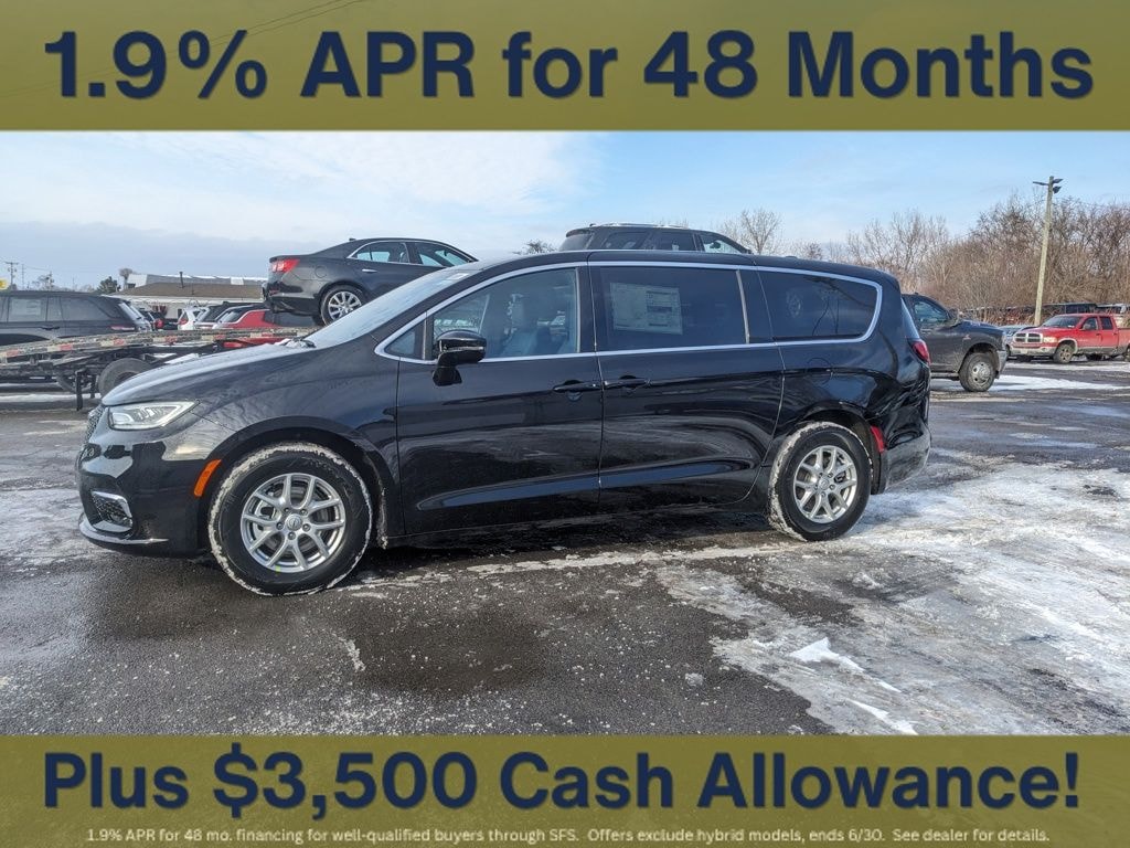New 2026 Chrysler Pacifica Select Passenger Van