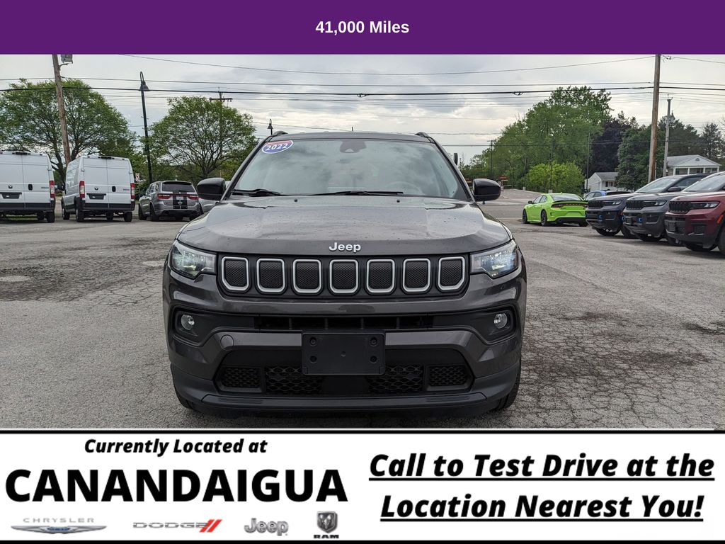 2022 Jeep Compass Latitude photo 2