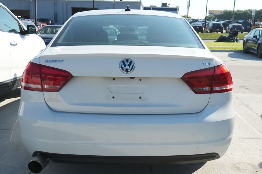Used 2015 Volkswagen Passat 1.8T Limited Edition Sedan