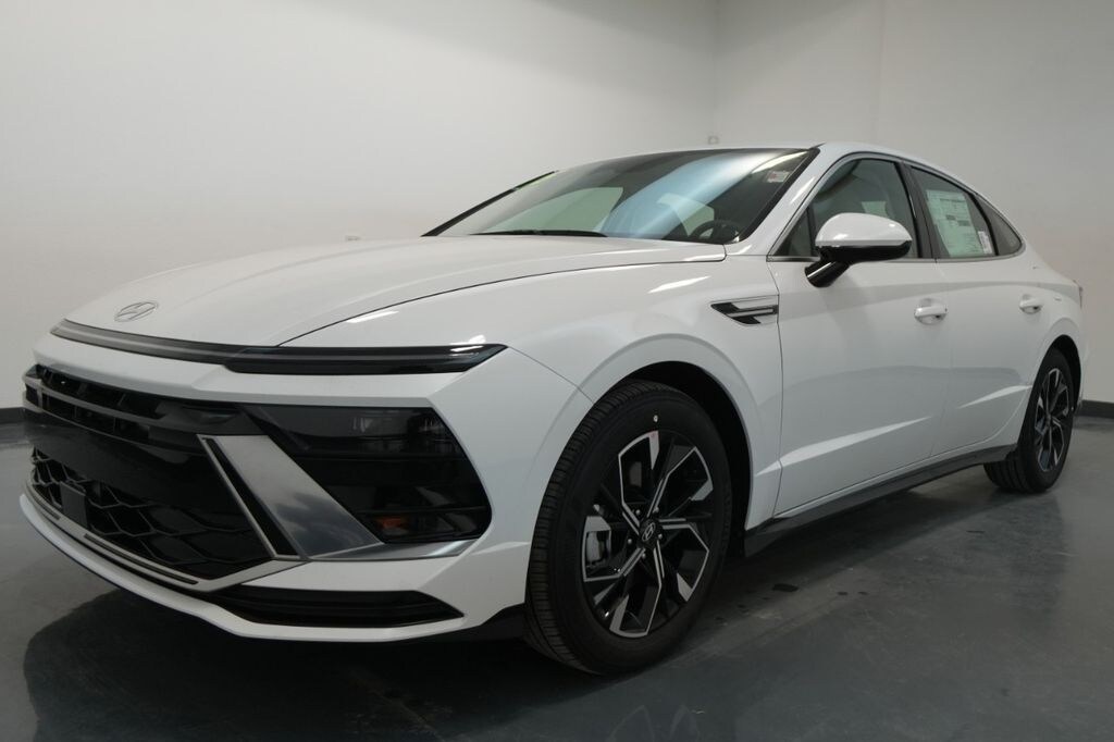 Used 2025 Hyundai Sonata SEL Sedan