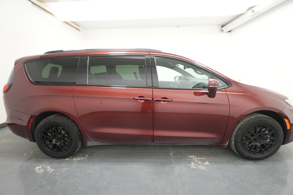 2021 Chrysler Pacifica Touring L - Photo 10