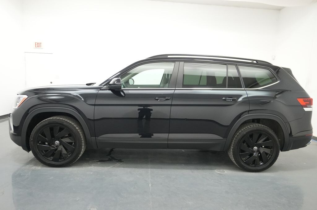 Used 2024 Volkswagen Atlas 2.0T SE w/Technology SUV