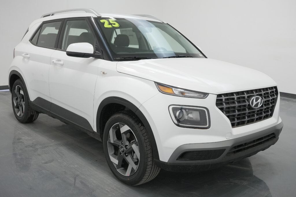 New 2025 Hyundai Venue SEL SUV