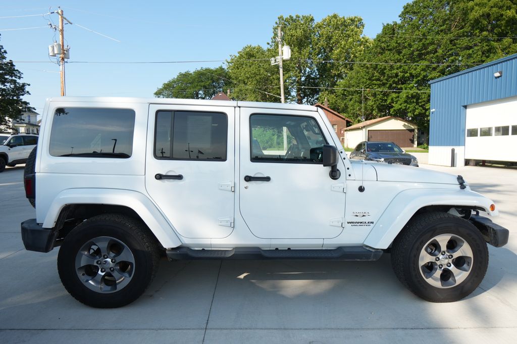2017 Jeep Wrangler Unlimited Sahara - Photo 8