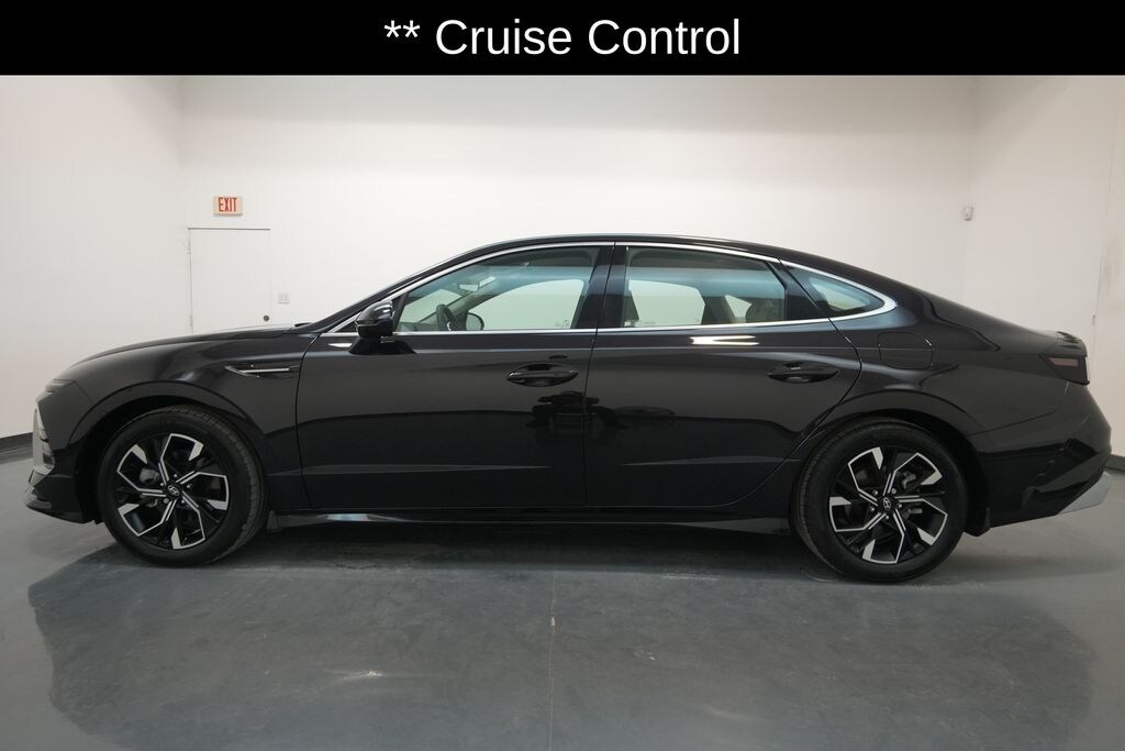 Used 2024 Hyundai Sonata SEL Sedan