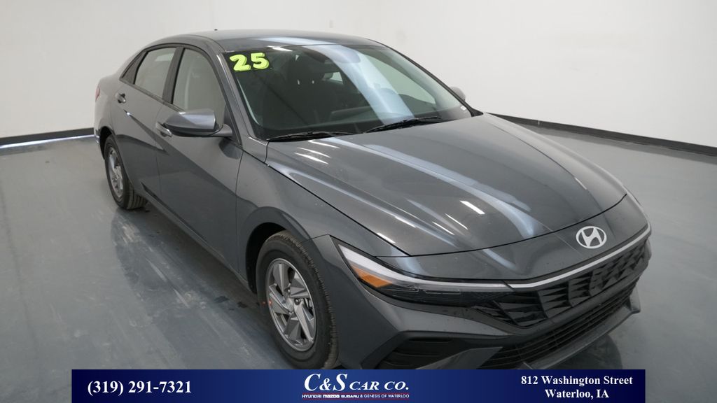 2025 Hyundai Elantra SE