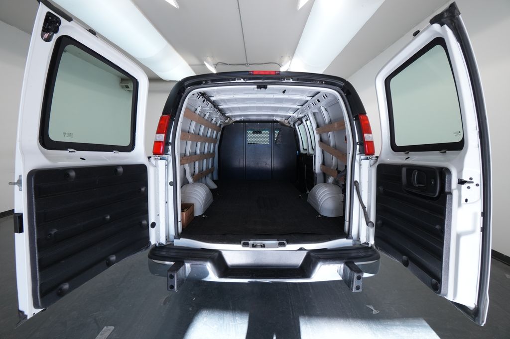 2024 Chevrolet Express Cargo Work Van - Photo 15