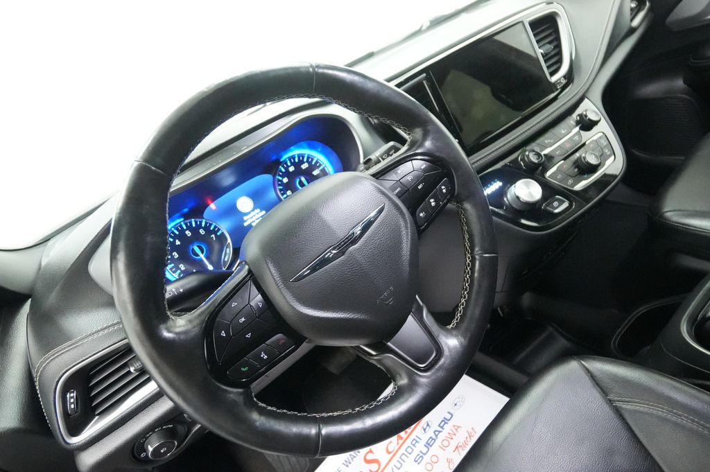 2021 Chrysler Pacifica Touring L - Photo 14