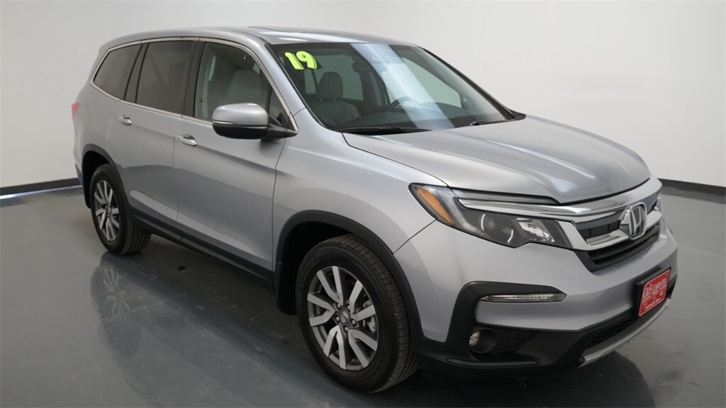 Used 2019 Honda Pilot EX-L with VIN 5FNYF6H51KB097332 for sale in Waterloo, IA