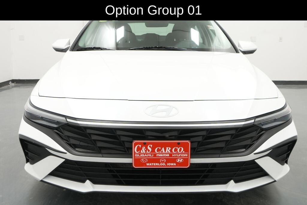 Used 2024 Hyundai Elantra SE Sedan