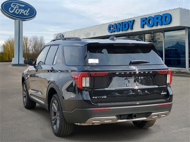 2025 Ford Explorer photo 3