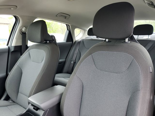 2025 Kia K4 LXS - Photo 11