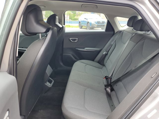 2025 Kia K4 LXS - Photo 26