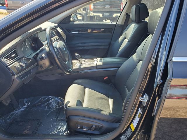 2013 BMW 7 Series 740i - Photo 9