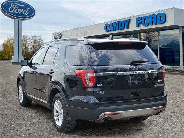 2017 Ford Explorer XLT photo 3