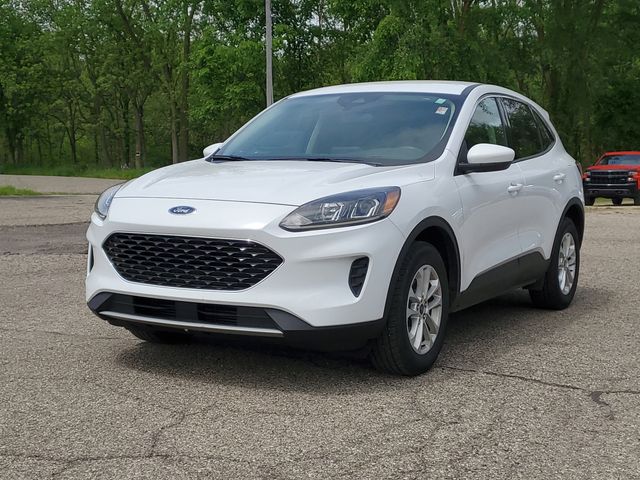 Used 2020 Ford Escape SE with VIN 1FMCU9G69LUA30204 for sale in Charlotte, MI