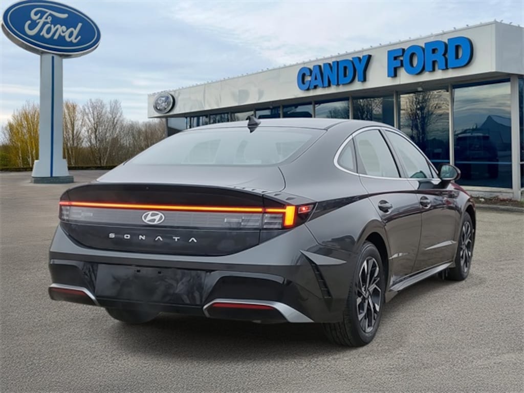 Used 2025 Hyundai Sonata SEL Sedan